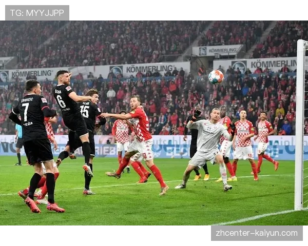 法兰克福2-2科隆的控球分布 格策回撤组织与边路配合模式分析